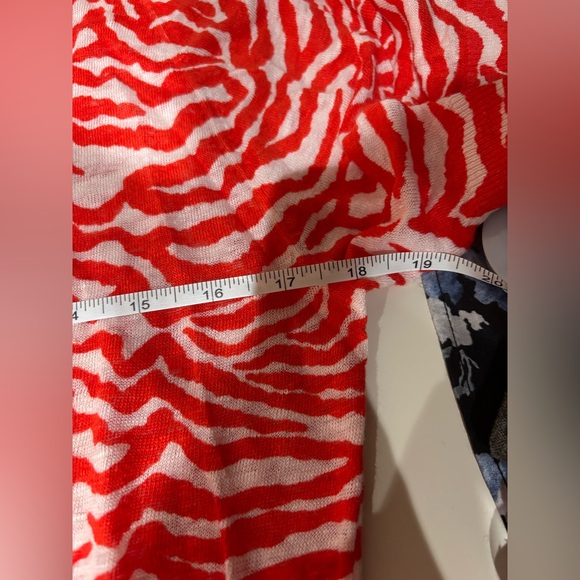 NEW Bimba y Lola Red tiger print linen shorts sleeve sweater S - Picture 10 of 10